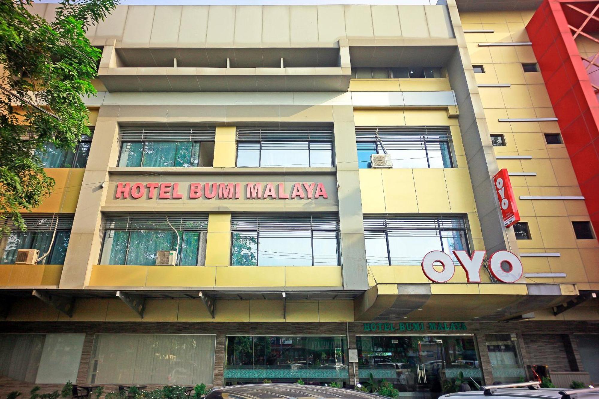 Oyo 1009 Hotel Bumi Malaya Медан Экстерьер фото